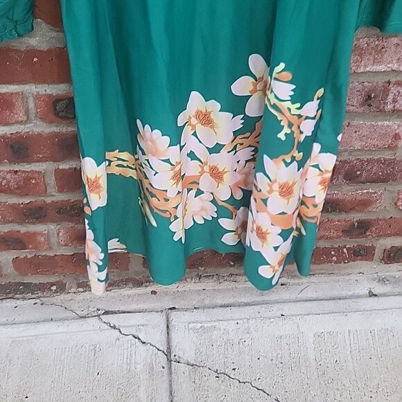 Green floral dress - Picture 4 of 7